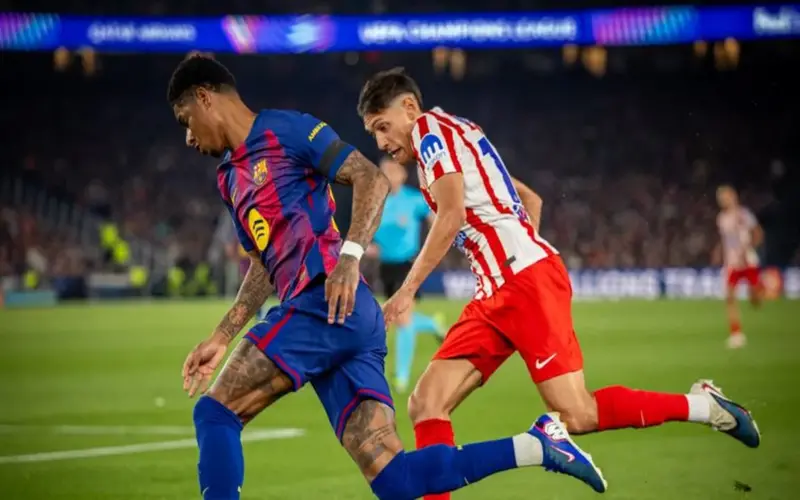 صافرة فرنسية تقود مباراة برشلونة وأتلتيكو مدريد في دوري أبطال أوروبا